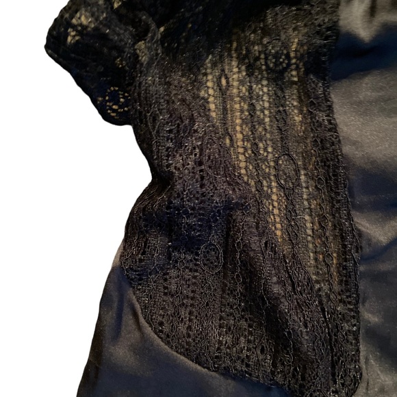 Black slip / slip dress with gorgeous lace detailing all over. L - Picture 5 of 9